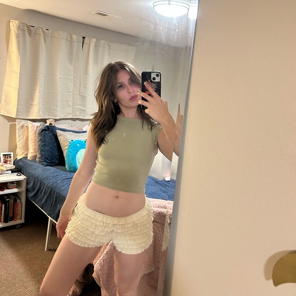 Edikted Cream Ruffle Bloomers - Picture 4 of 4